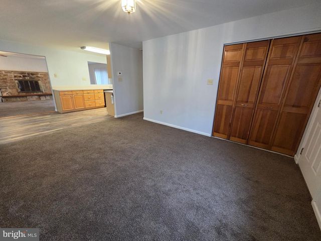 212 ALLENDALE DR, Morrisville, PA 19067