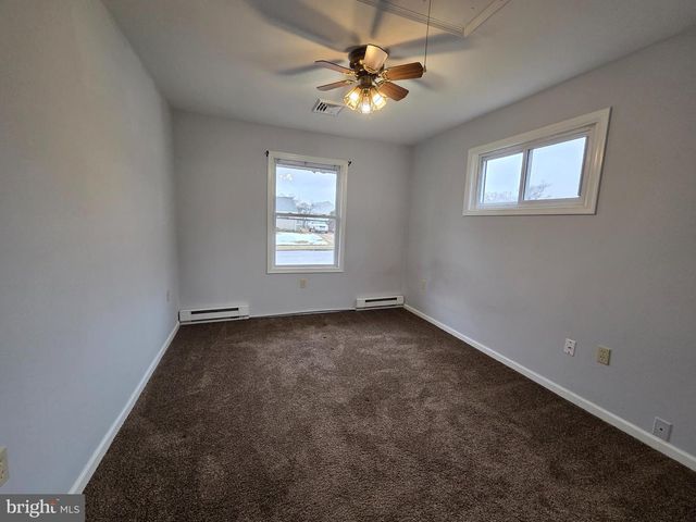 212 ALLENDALE DR, Morrisville, PA 19067