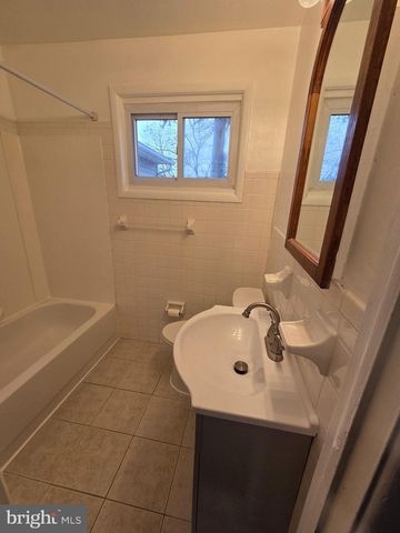 212 ALLENDALE DR, Morrisville, PA 19067