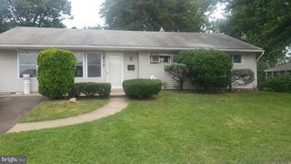 212 ALLENDALE DR, Morrisville, PA 19067