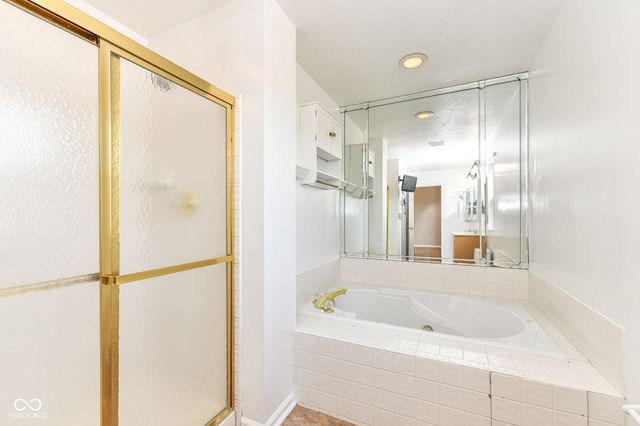 6357 Hollingsworth Drive, Indianapolis, IN 46268