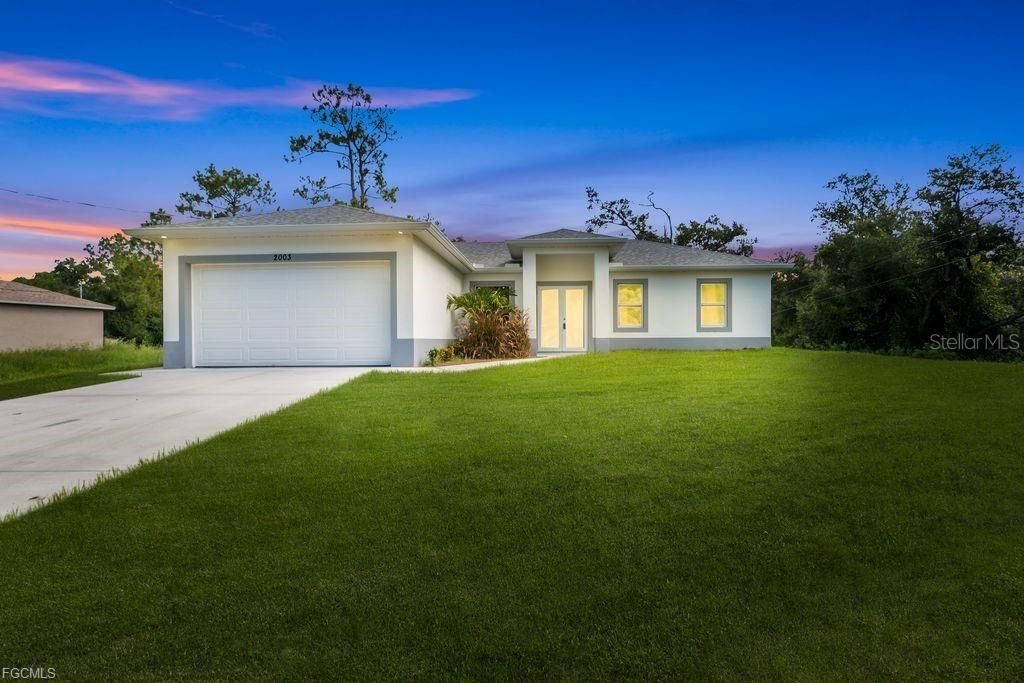 2003 E 14TH STREET, Lehigh Acres, FL 33972