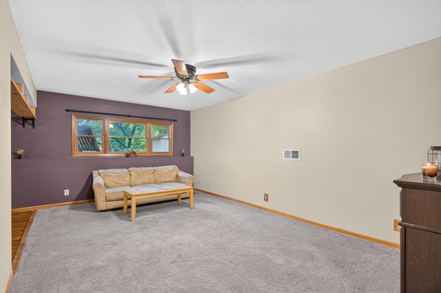 13616 W 137th Place, Burnsville, MN 55337