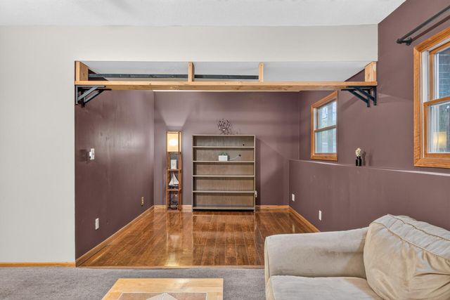 13616 W 137th Place, Burnsville, MN 55337