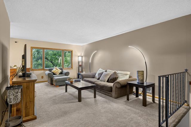 13616 W 137th Place, Burnsville, MN 55337