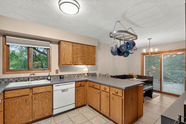 13616 W 137th Place, Burnsville, MN 55337