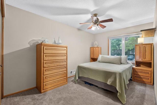 13616 W 137th Place, Burnsville, MN 55337
