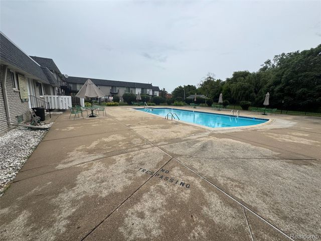 4386 15 Mile Road, Sterling Heights, MI 48310