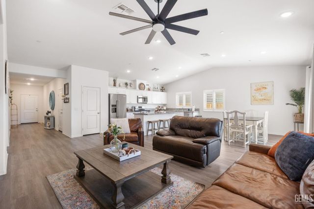 10819 Monte Video Place, Bakersfield, CA 93306