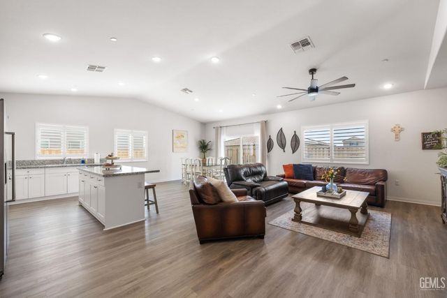 10819 Monte Video Place, Bakersfield, CA 93306