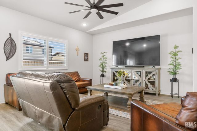 10819 Monte Video Place, Bakersfield, CA 93306