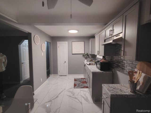 6144 RADNOR Street, Detroit, MI 48224