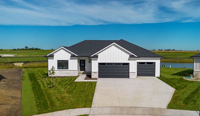 2912 NW Fairfield Court, Ankeny, IA 50023