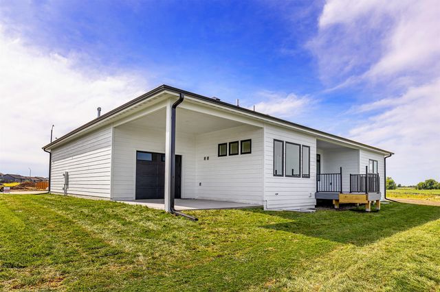 2912 NW Fairfield Court, Ankeny, IA 50023
