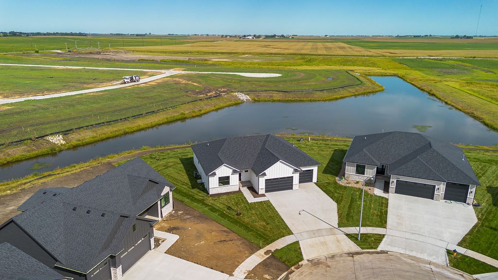 2912 NW Fairfield Court, Ankeny, IA 50023