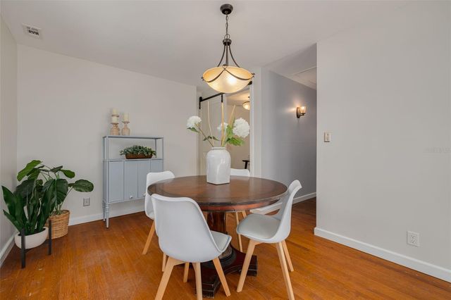 445 25TH AVENUE N, St Petersburg, FL 33704