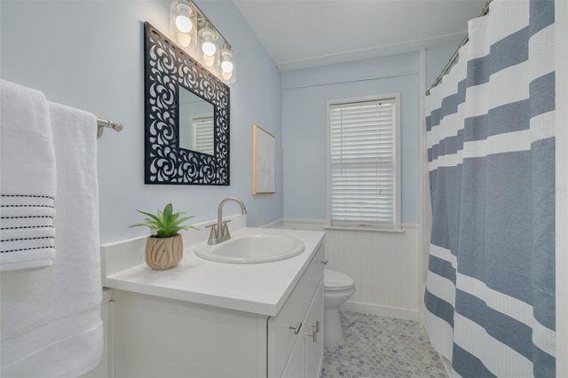445 25TH AVENUE N, St Petersburg, FL 33704