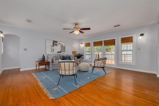 445 25TH AVENUE N, St Petersburg, FL 33704