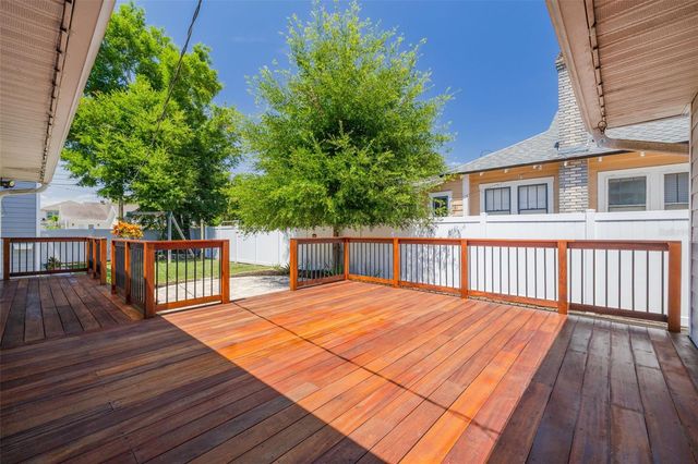 445 25TH AVENUE N, St Petersburg, FL 33704