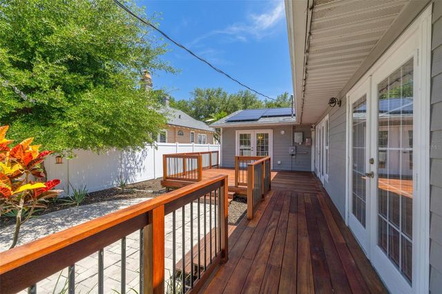 445 25TH AVENUE N, St Petersburg, FL 33704