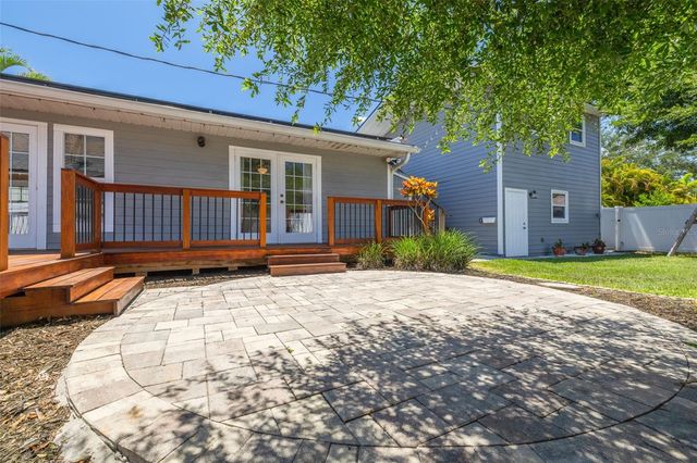 445 25TH AVENUE N, St Petersburg, FL 33704