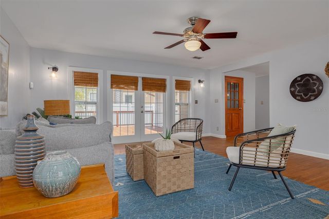 445 25TH AVENUE N, St Petersburg, FL 33704