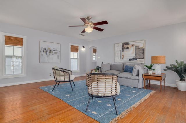 445 25TH AVENUE N, St Petersburg, FL 33704