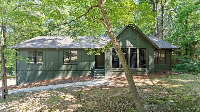 1704 Edgewater, Northport, AL 35473