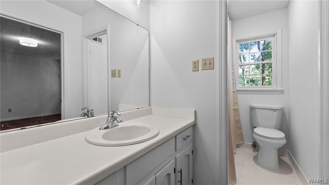 1704 Edgewater, Northport, AL 35473