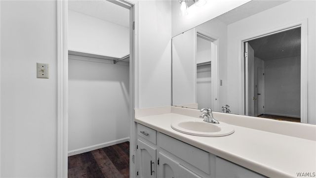 1704 Edgewater, Northport, AL 35473