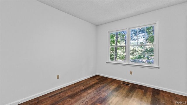 1704 Edgewater, Northport, AL 35473