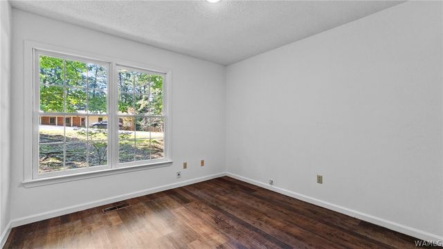 1704 Edgewater, Northport, AL 35473
