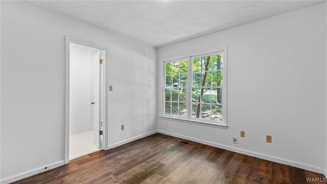 1704 Edgewater, Northport, AL 35473