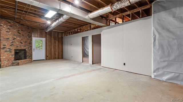 1704 Edgewater, Northport, AL 35473