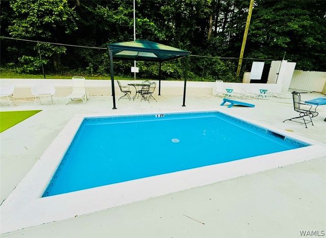 1704 Edgewater, Northport, AL 35473