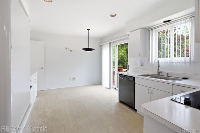 7413 Tall Timbers 178, West Bloomfield Charter Township, MI 48322