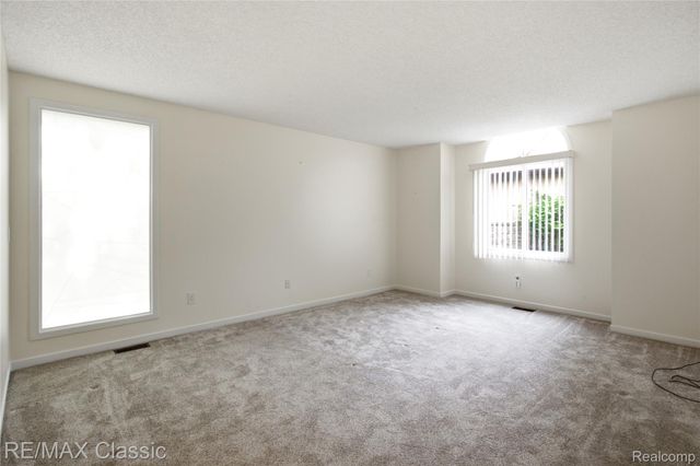 7413 Tall Timbers 178, West Bloomfield Charter Township, MI 48322