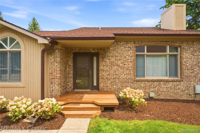 7413 Tall Timbers 178, West Bloomfield Charter Township, MI 48322
