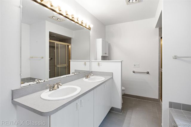 7413 Tall Timbers 178, West Bloomfield Charter Township, MI 48322