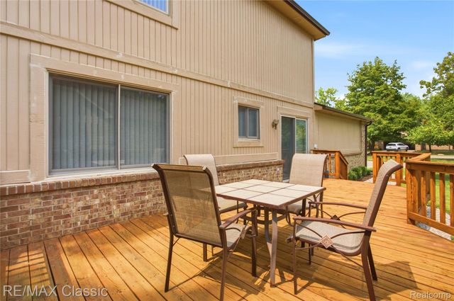 7413 Tall Timbers 178, West Bloomfield Charter Township, MI 48322