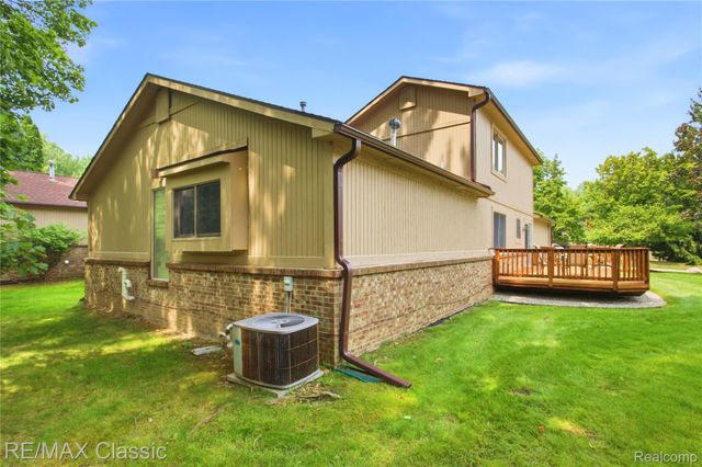 7413 Tall Timbers 178, West Bloomfield Charter Township, MI 48322