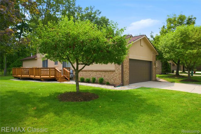 7413 Tall Timbers 178, West Bloomfield Charter Township, MI 48322