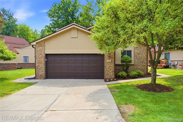 7413 Tall Timbers 178, West Bloomfield Charter Township, MI 48322