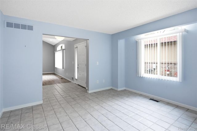 7413 Tall Timbers 178, West Bloomfield Charter Township, MI 48322