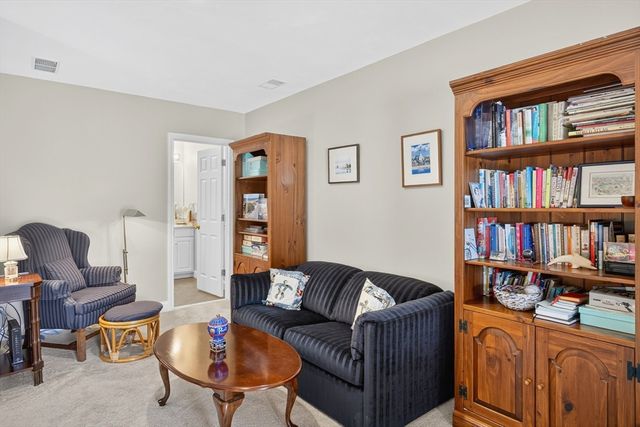 4 Hollyhock Knoll 4, Bourne, MA 02532