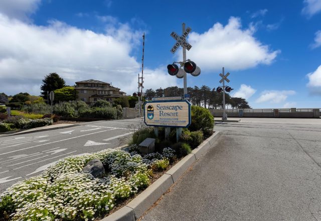 221 Seascape Resort Drive, Aptos, CA 95003