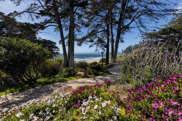 221 Seascape Resort Drive, Aptos, CA 95003