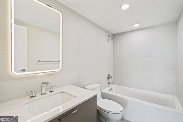 2460 Peachtree Road NE 1412, Atlanta, GA 30305