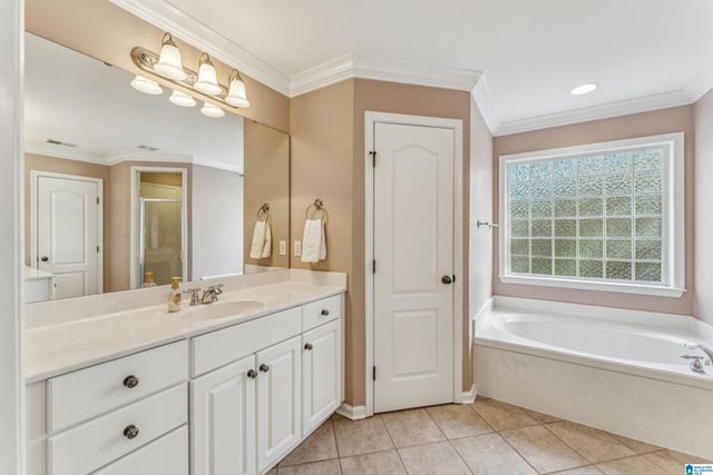 56 CHEROKEE TRAIL, Indian Springs Village, AL 35124