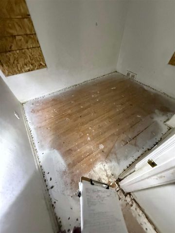 19180 Bradford Avenue, Detroit, MI 48205